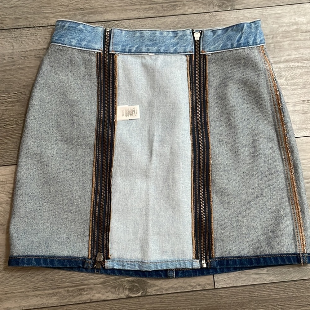 1. State, size 0, light and dark denim skirt, 100% cotton - Picture 4 of 7